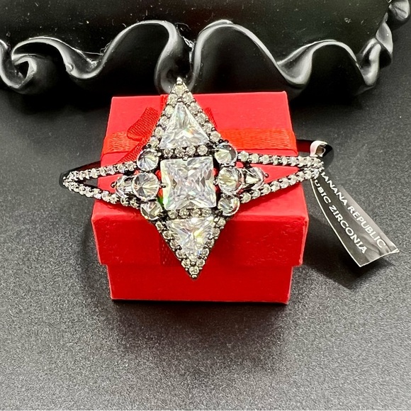 Stunning Banana Republic Edwardian Bracelet w/ Round Square and Triangular CZs - Picture 6 of 11